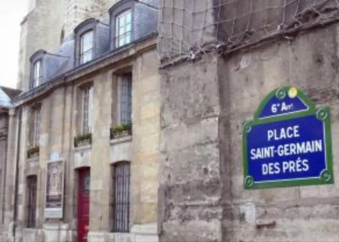 Charming Saint Germain Pres Rue De Ciseaux